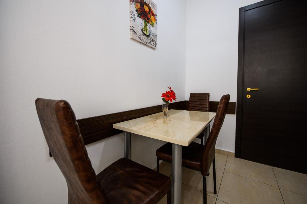Summerland Relax Apartments Mamaia Ngoại thất bức ảnh